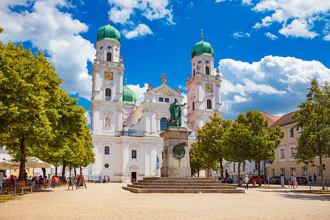 Passau Cathedral Square with monument to King Maximilian I Joseph of Bavaria and St. Stephen's Cathedral in Passau, Bavaria, Germany