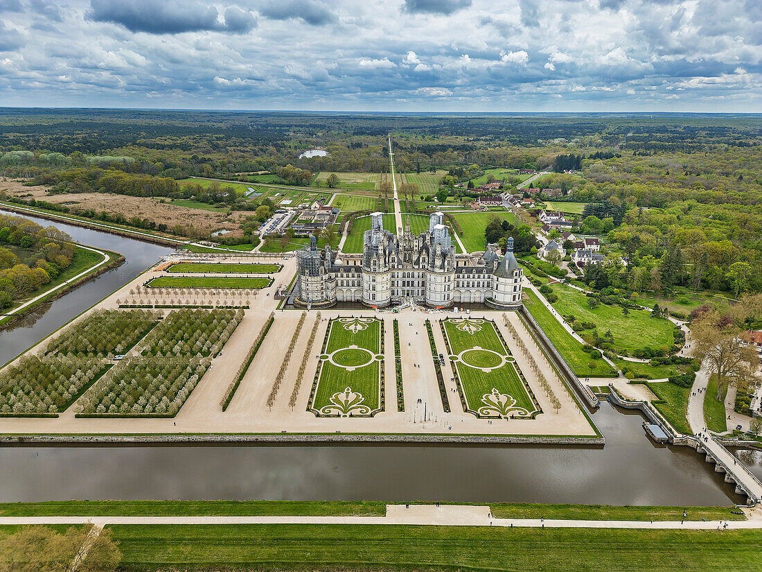 View of the Château de Chambord castle and gardens, Loire Castles, Loire Valley, UNESCO World Heritage Site Loire Valley, France