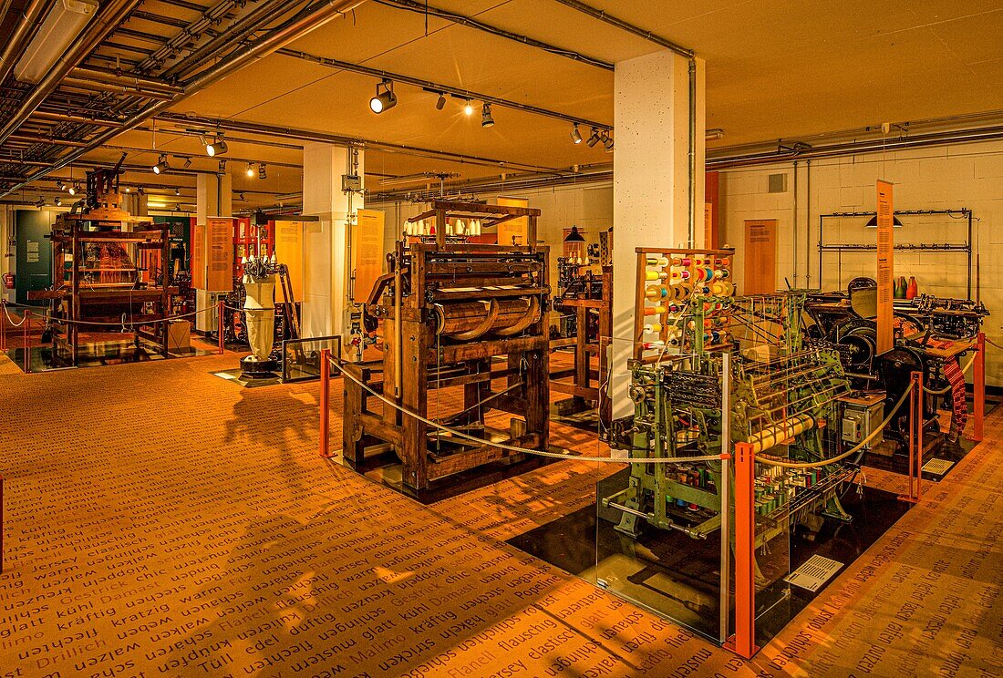 Route der Industriekultur: Historische Textilmaschinen im Industriemuseum Chemnitz, Sachsen, Deutschland