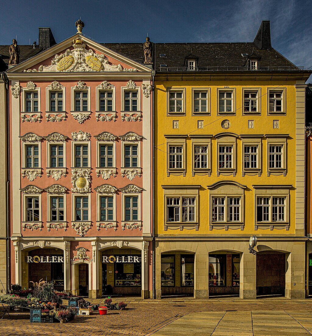 Historische Bürgerhäuser am Marktplatz von Chemnitz, links das aus der Barockzeit stammende Siegertsche Haus, Sachsen, Chemnitz, Deutschland