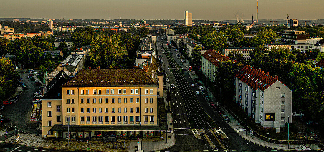 Blick über die Reitbahnstraße zum Stadtzentrum von Chemnitz, Sachsen, Deutschland