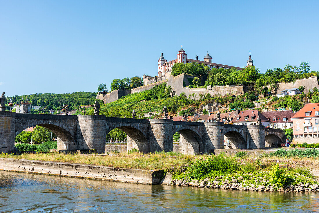 Alte Mainbrücke und Festung Marienberg in Würzburg, Unterfranken, Franken, Bayern, Deutschland