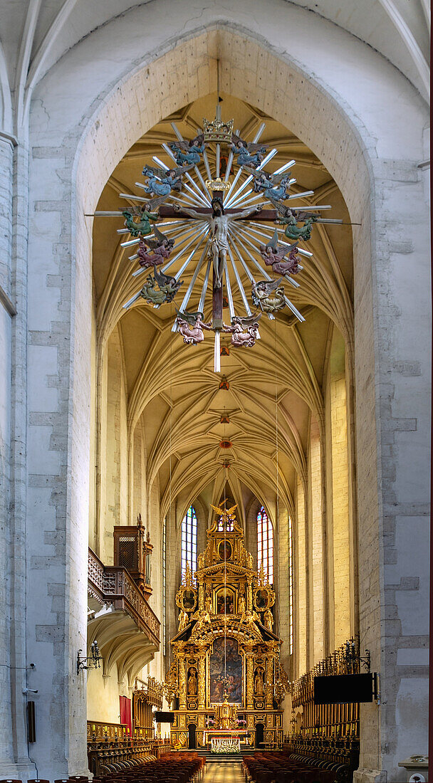 Innenraum der Paulinerbasilika St.-Michaelis-und-St.-Stanislaus (Bazylika św. Michała Archanioła i św. Stanisław) auf dem Skałka-Hügel in Kazimierz in Kraków in Polen