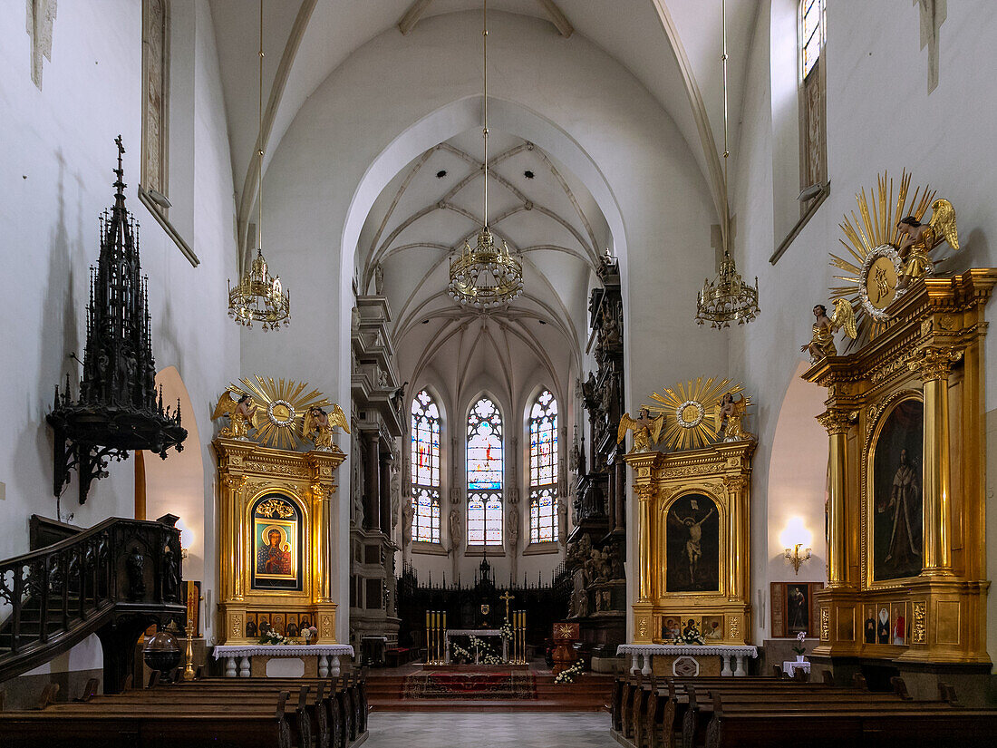 Innenraum der Kathedrale (Bazylika Katedralna) in Tarnów in der Wojewoschaft Malopolskie in Polen