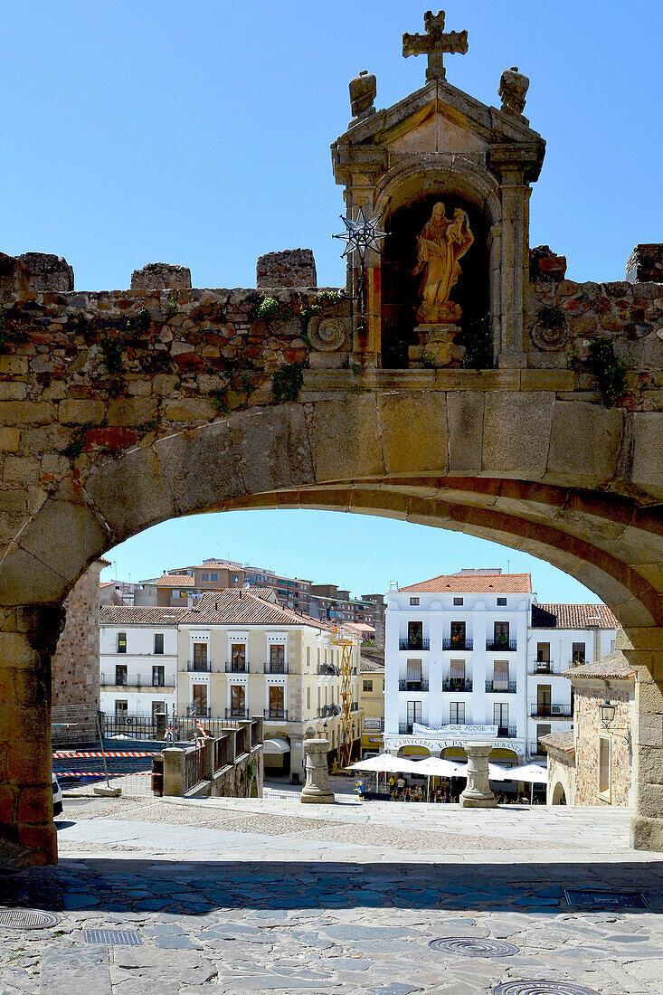 Caceres, Spain, Extremadura, Arc of the Stars, from the old town, to the Plaza Mayor, in the city center