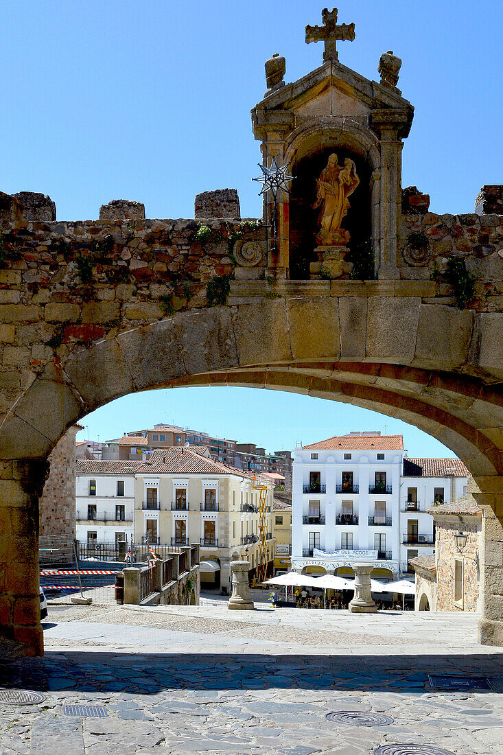 Caceres, Spanien, Extremadura, Sternenbogen, von der Altstadt, zur Plaza Mayor, in Stadtmitte