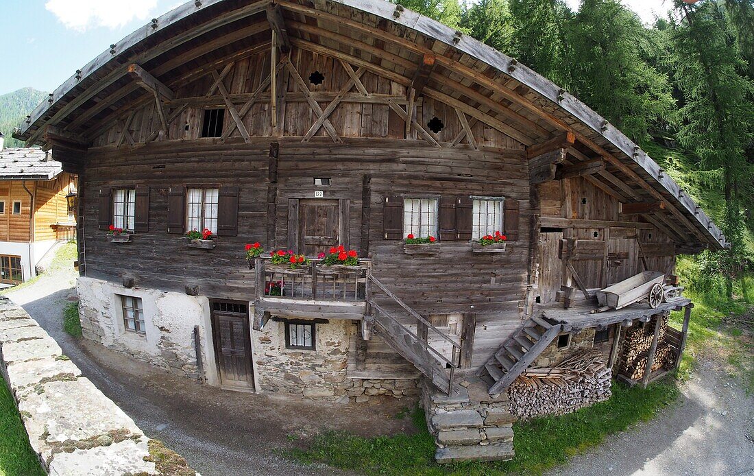 Bauernhof bei St. Gertrude im oberen Ultental, Südtirol, Italien