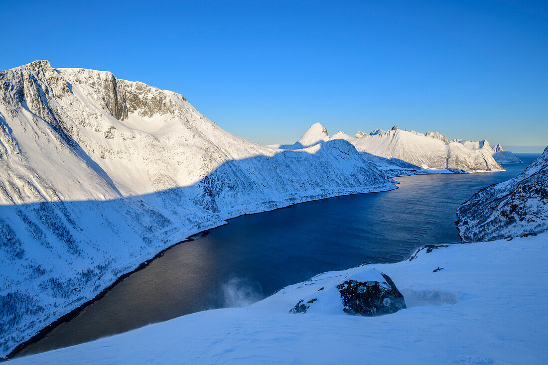 Blick in den Oyfjord vom Daven, Daven, Senja, Troms og Finnmark, Norwegen