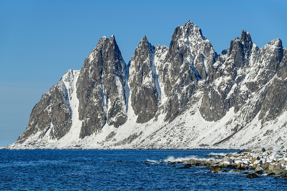 Devil's Teeth over Ersfjord, Ersfjord, Senja, Troms og Finnmark, Norway