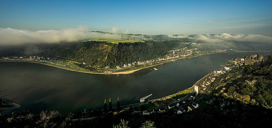 Das Rheintal St. Goarshausen und St. Goar im Morgenlicht, Oberes Mittelrheintal, Rheinland-Pfalz, Deutschland