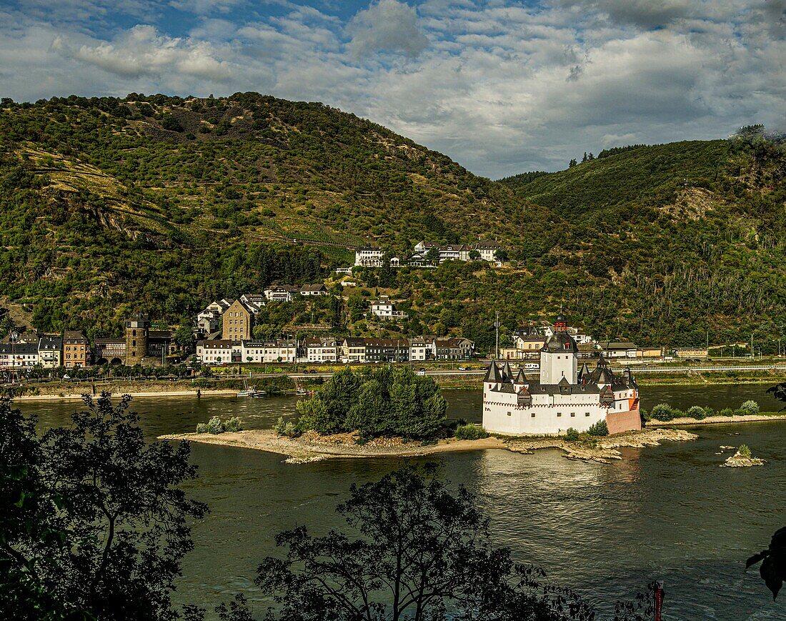 Pfalzgrafenstein island castle from a bird's eye view, old town of Kaub in the background, Upper Middle Rhine Valley, Rhineland-Palatinate, Germany