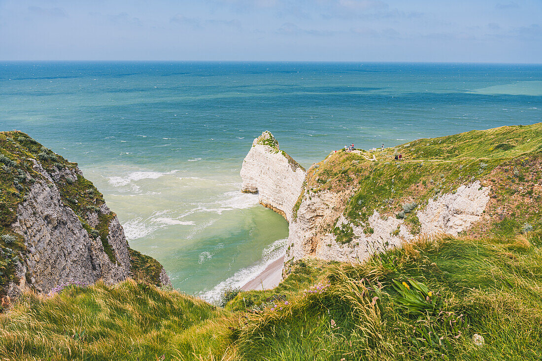 Kreidefelsen und Steilküste entlang des Fernwanderwegs zwischen Étretat und Yport, Normandie, Frankreich