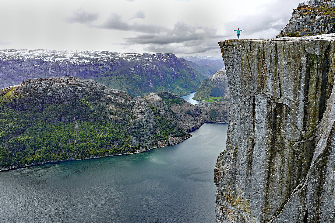 Norwegen, Rogaland, Felsklippen Preikestolen (Predigtstuhl) am Lysefjord