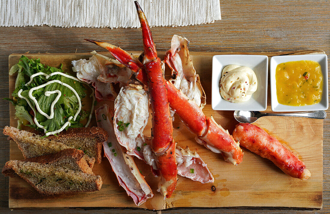 Norway, Finnmark, coastal village of Bugøynes, king crab plate