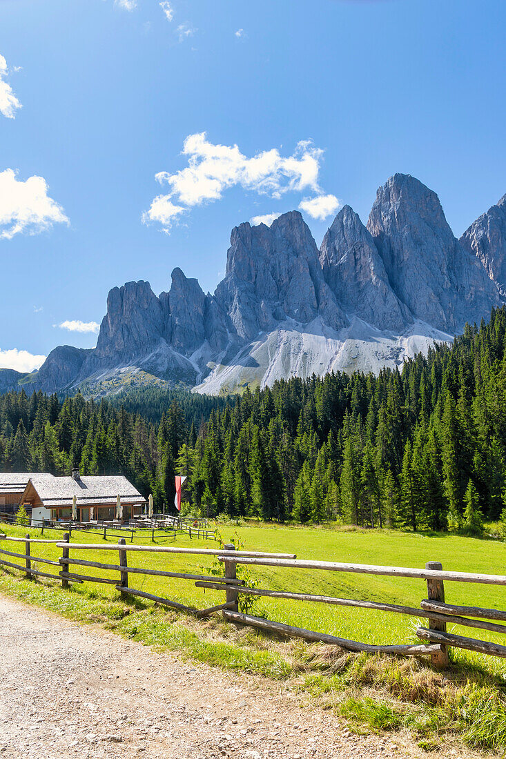 Naturpark Puez-Geisler, Val di Funes, Südtirol, Bezirk Bozen, Italien