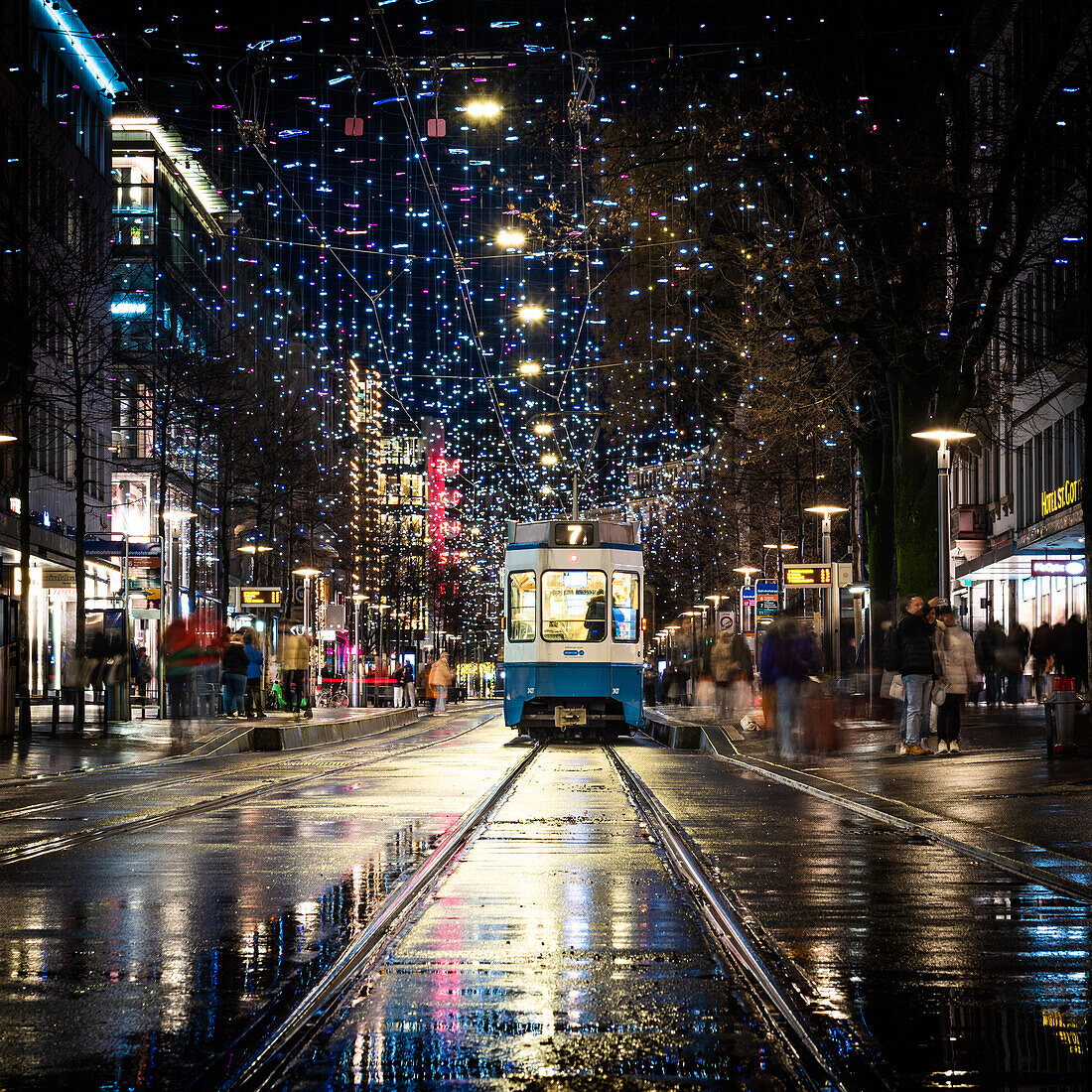 Zürcher Bahnhofstrasse im Weihnachtsglanz; Schweiz, Kanton Zürich, Zürich