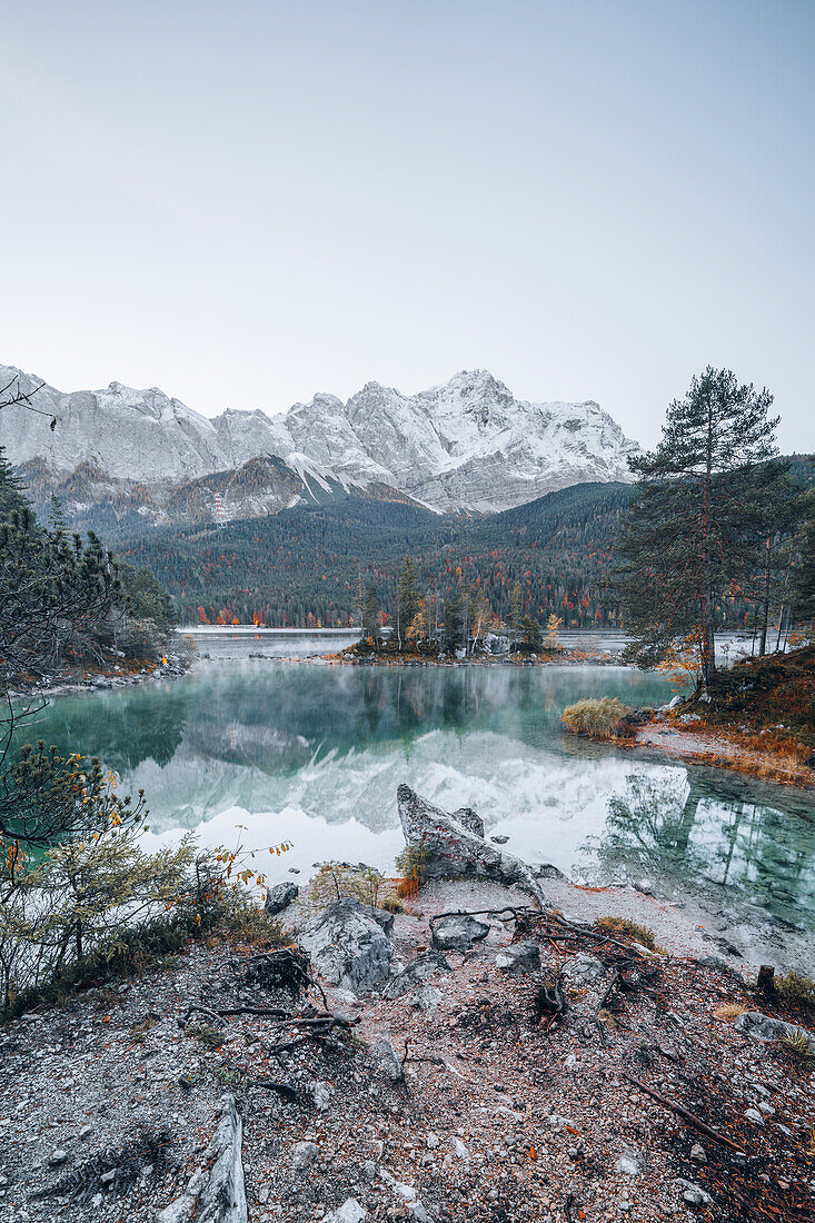 Atmospheric pictures from Eibsee in autumn