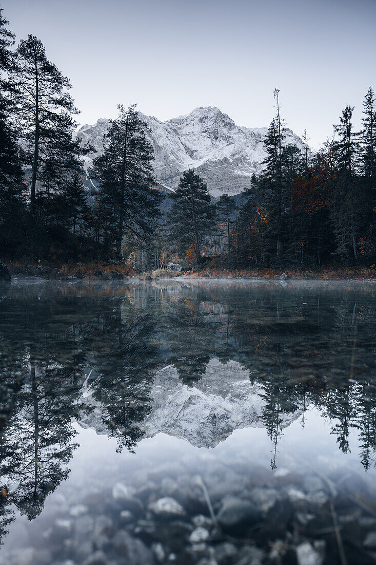 Atmospheric pictures from Eibsee in autumn