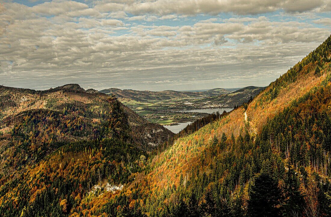 View from Schafberg to the lakes and mountains of the Salzburg region in autumn, Salzburg state, Austria
