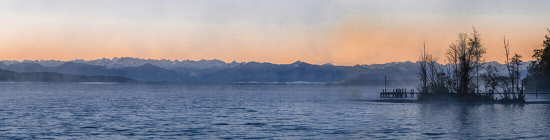 Autumn morning at Lake Starnberg