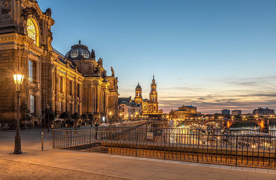 Brühlsche Terrasse and Terrassenufer Dresden at night, Saxony, Germany