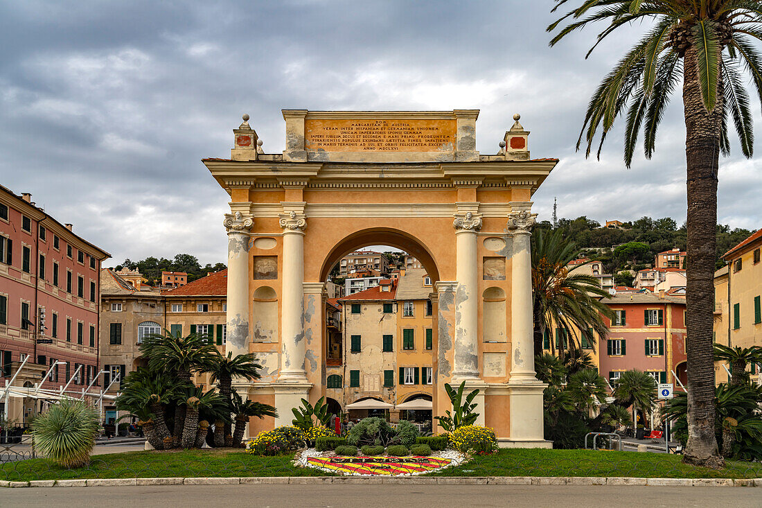 Triumphal arch in Piazza Vittorio Emanuele II in Finale Ligure, Riviera di Ponente, Liguria, Italy, Europe