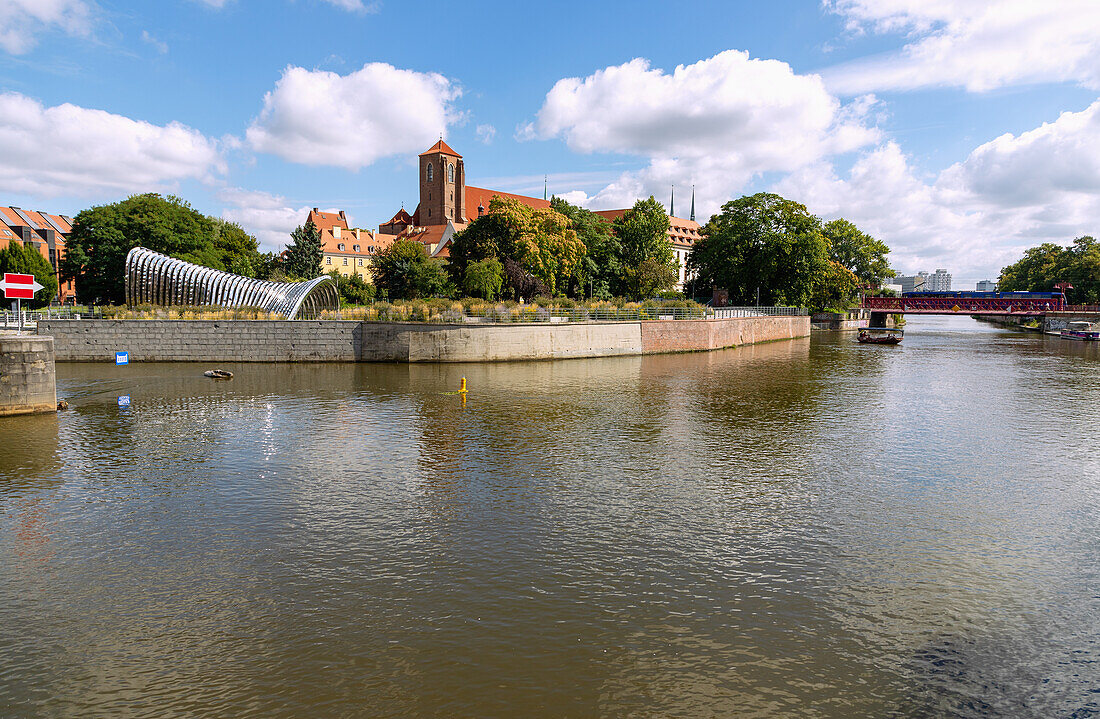 Sandinsel (Wyspa Piasek), Orthodoxe Kirche der Heiligen Kyrill und Methodius (Cerkiew Świętych Cyryla i Metodego) und Sandbrücke (Most Piaskowy) über die Oder (Odra) in der Altstadt (Stare Miasto) von Wrocław (Wroclaw, Breslau) in der Woiwodschaft Dolnośląskie in Polen