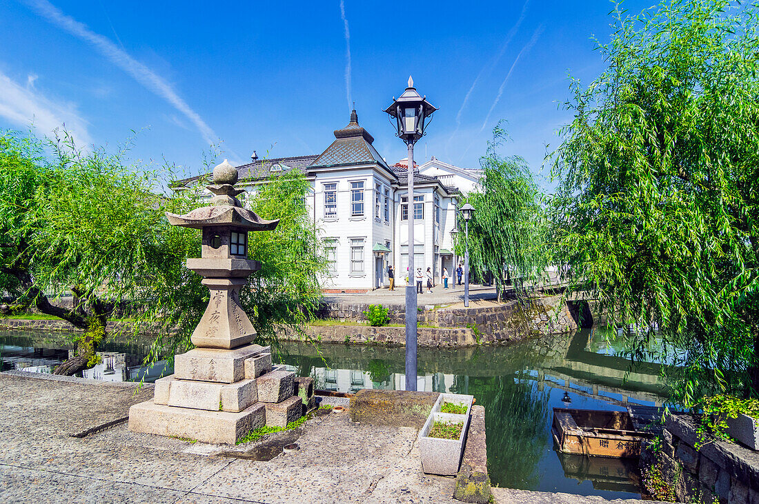 Kurashiki ist eine Großstadt in der Präfektur Okayama und der ehemaligen Provinz Bitchū auf Honshū, der Hauptinsel von Japan.