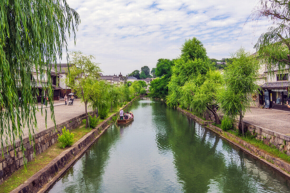 Kurashiki ist eine Großstadt in der Präfektur Okayama und der ehemaligen Provinz Bitchū auf Honshū, der Hauptinsel von Japan.