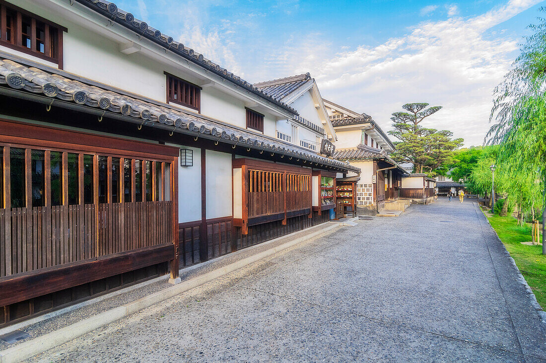 Kurashiki ist eine Großstadt in der Präfektur Okayama und der ehemaligen Provinz Bitchū auf Honshū, der Hauptinsel von Japan.