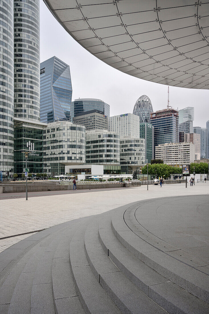 Pedestrian zone, modern high-rise district La Défense in Paris, Île-de-France, France, Europe