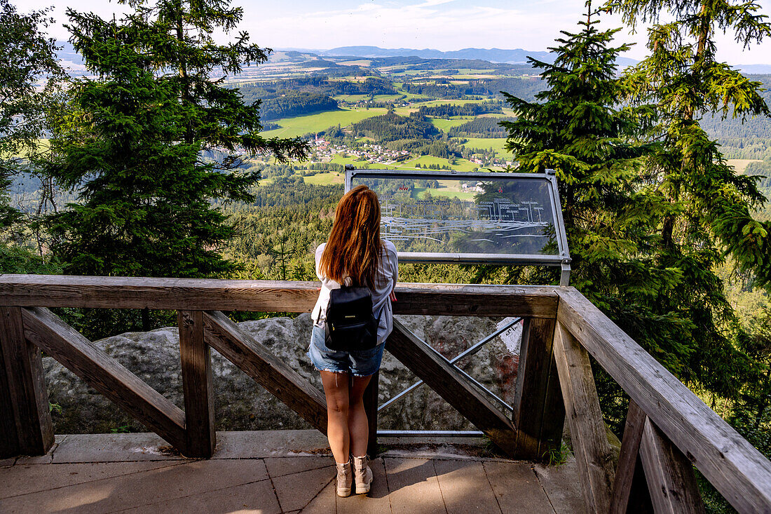 Viewpoint with a view towards the Krkonoše Mountains in the rock labyrinth Błędne Skały (Bledne Skaly) in the Hayscheuer Mountains (Góry Stołowe National Park) in the Glatzer Mountains in the Dolnośląskie Voivodeship in Poland