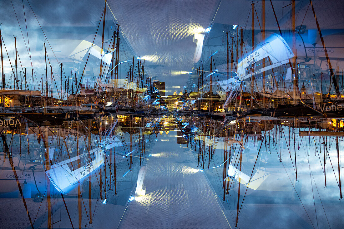 Doppelbelichtung des Yachthafen von Marseille in der Abenddämmerung.