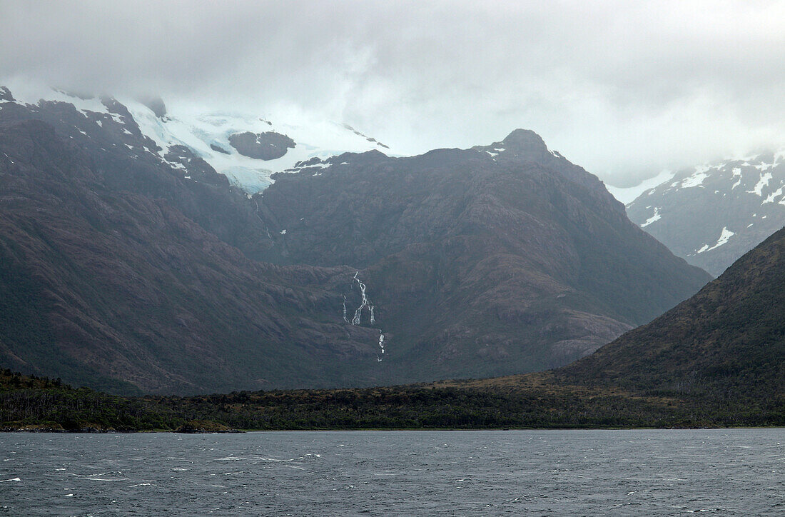 Chile; Südchile; Region Magallanes; Gebirge der südlichen Cordillera Patagonica; Canal Union; Blick auf die Ausläufer der Gletscher des Campo de Hielo Sur