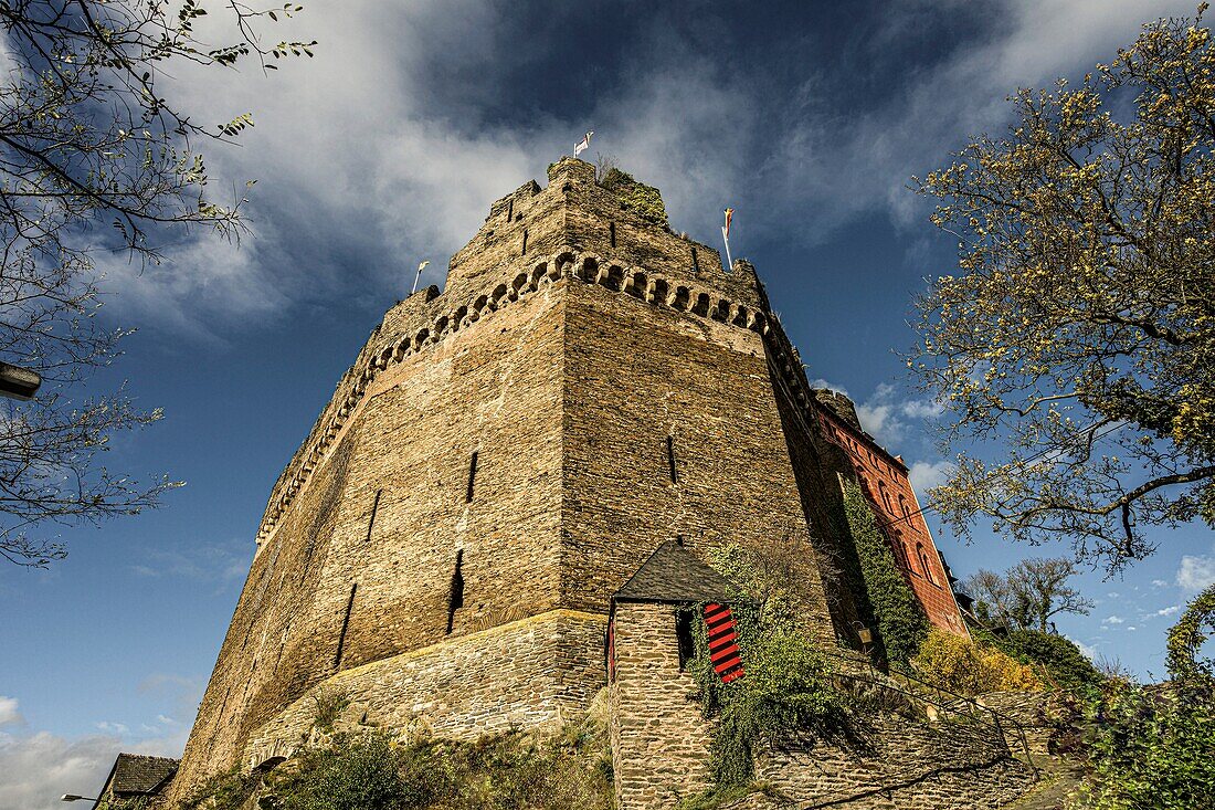 Schönburg in Oberwesel im Herbst, Oberes Mittelrheintal, Rheinland-Pfalz, Deutschland