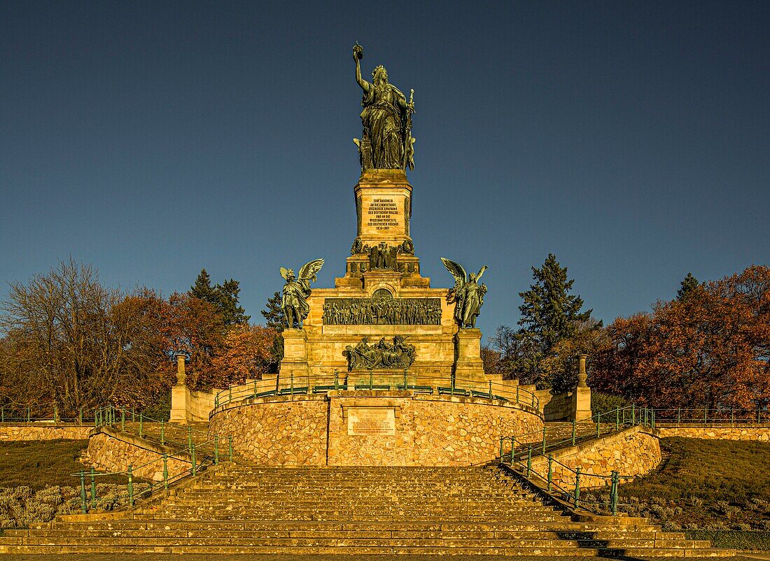 Niederwalddenkmal im Herbst, Rüdesheim, Oberes Mittelrheintal, Hessen, Deutschland