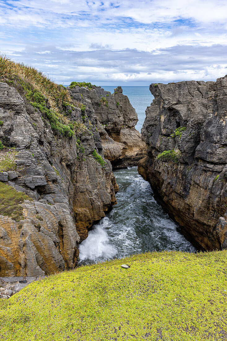 Blick auf Pancake Rocks und Blowholes auf der Südinsel von Neuseeland