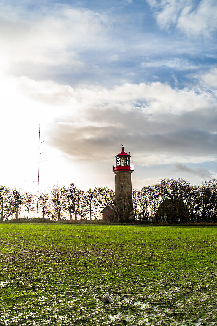 Blick auf den Leuchtturm Staberhuk auf der Insel Fehmarn, Ostsee, Ostholstein, Schleswig-Holstein, Deutschland