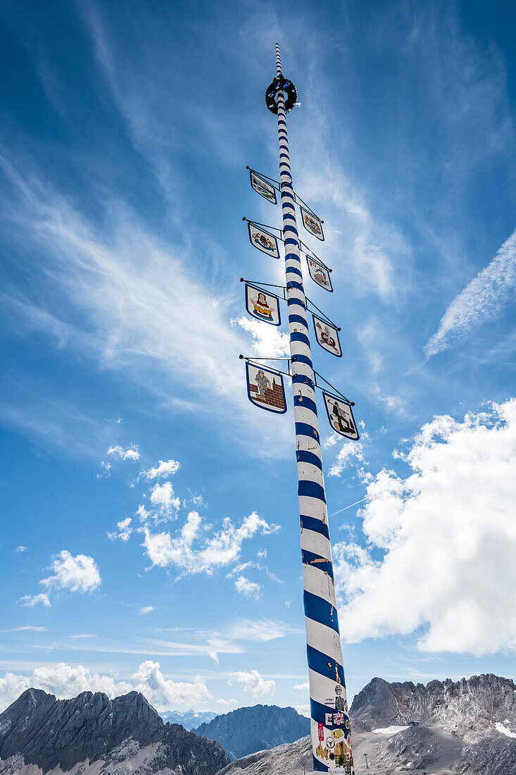 Maibaum, Zugspitzplatt, Zugspitze, Partenkirchen, Bayern, Deutschland