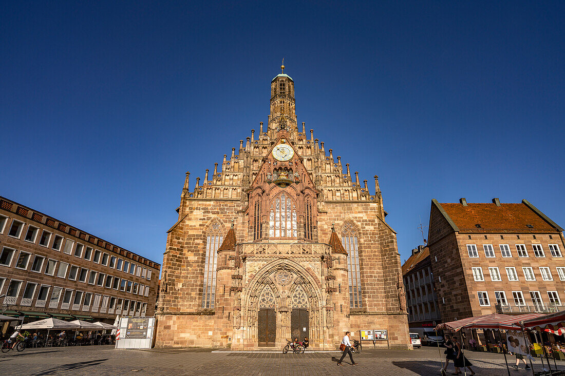 Die Frauenkirche am Hauptmarkt, Nürnberg, Bayern, Deutschland 
