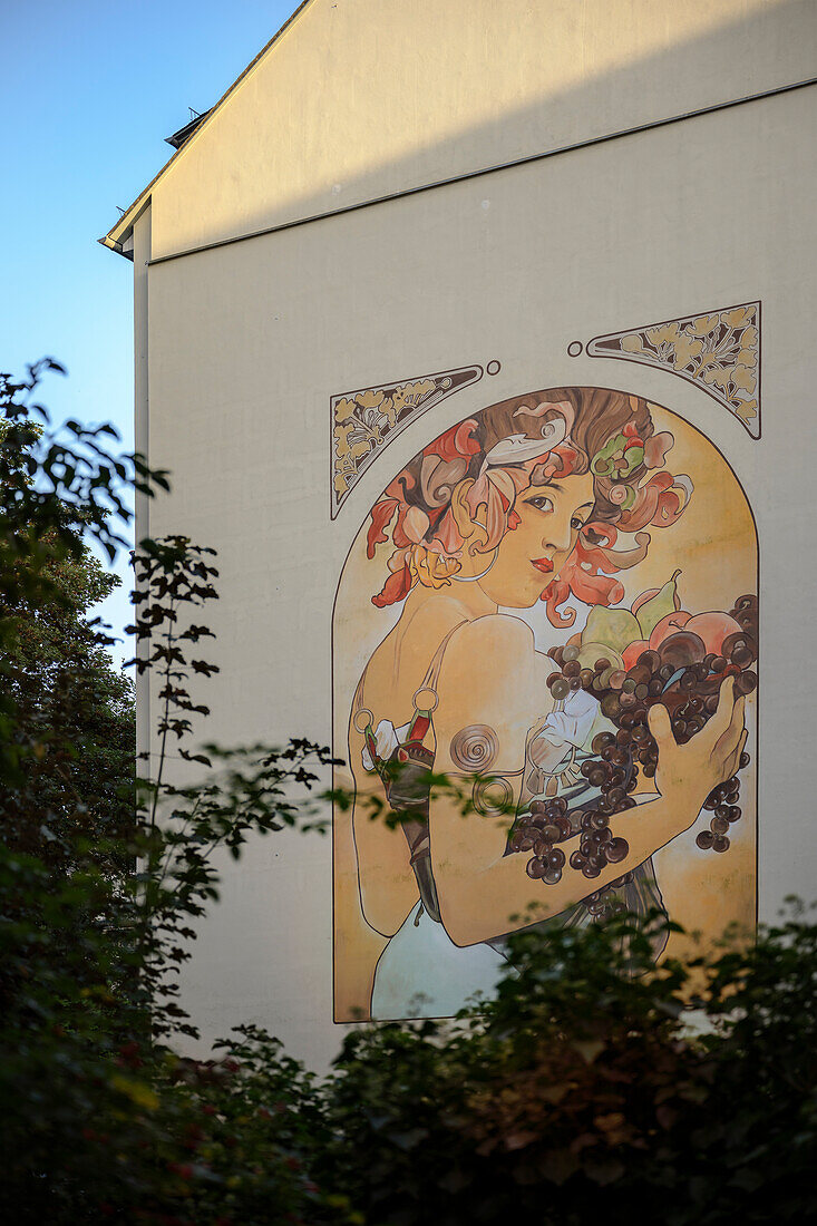 large mural of a woman on the wall of a house in the Kaßberg district, Chemnitz, Saxony, Germany, Europe