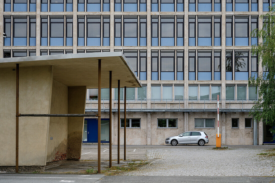 Hinterhof der Industrie- und Handelskammer Chemnitz, Sachsen, Deutschland, Europa