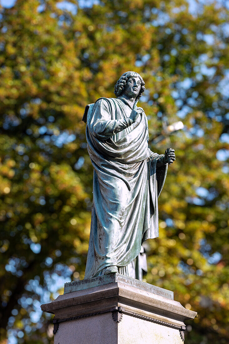 Monument to Nicholas Copernicus at the Old Town Market (Rynek Staromiejski) in Toruń (Thorn, Torun) in the Kujawsko-Pomorskie Voivodeship of Poland