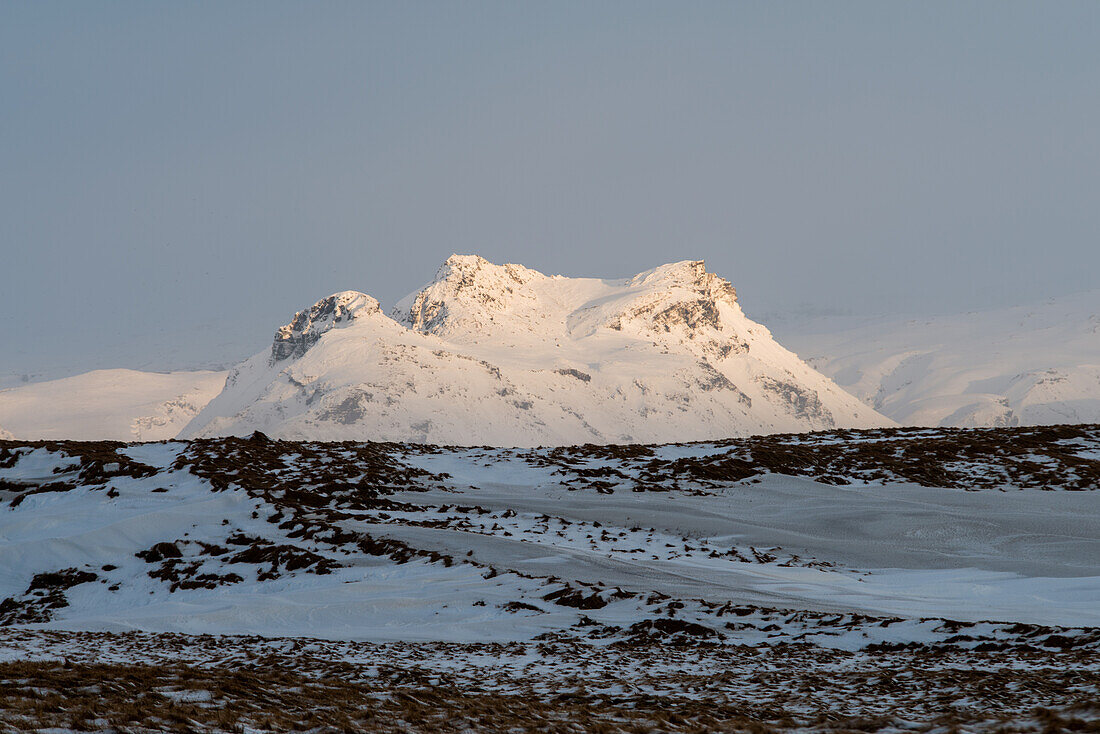 Verschneites Hochland, Island