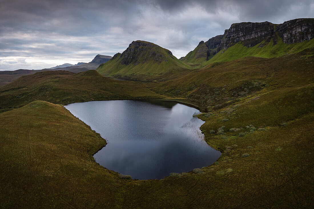 Bergsee von Oben, Isle of Skye, Schottland, Vereinigtes Königreich