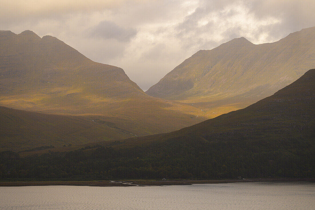 Highlands in midday light, Scotland, United Kingdom