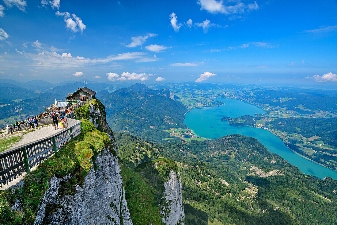 View from Schafberg to the exposed Himmelspfortenhütte and Mondsee, Schafberg, Salzkammergut Mountains, Salzkammergut, Upper Austria, Austria