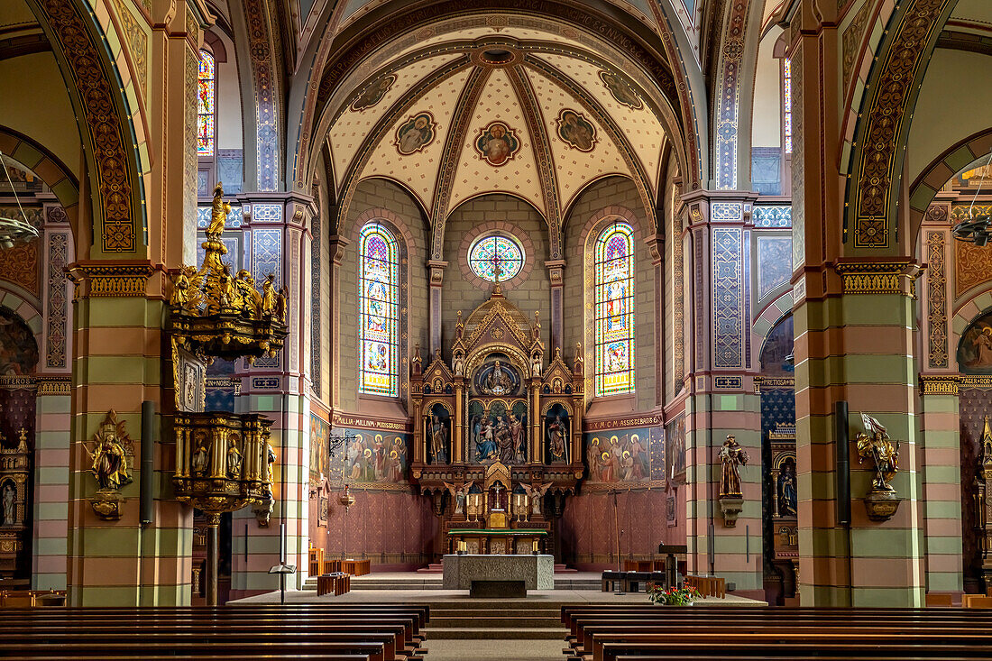  Altar of the town church of Our Lady of Mount Carmel in Bräunlingen, Black Forest, Baden-Württemberg, Germany   
