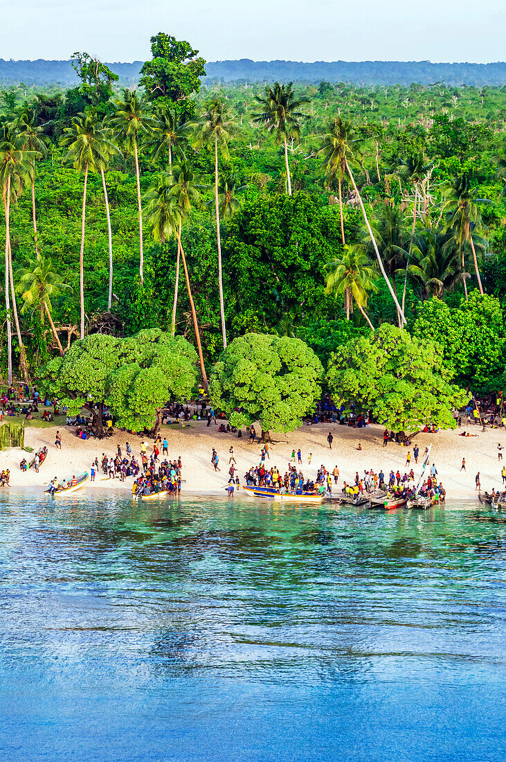 The Conflict Islands (also Conflict Atoll) an atoll in the Solomon Sea. Politically they belong to the Milne Bay Province in the southeast of Papua New Guinea.