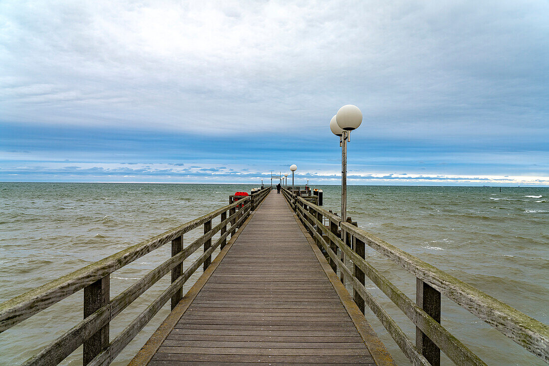  The pier in the Baltic Sea resort of Kühlungsborn in winter, Mecklenburg-Western Pomerania, Germany \n\n\n 